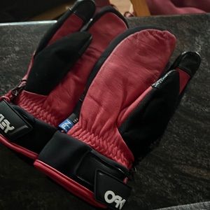 Leather mittens size large